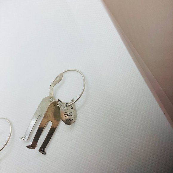 Sterling Kitten Cat Hoop Earrings 6g - Picture 5 of 10